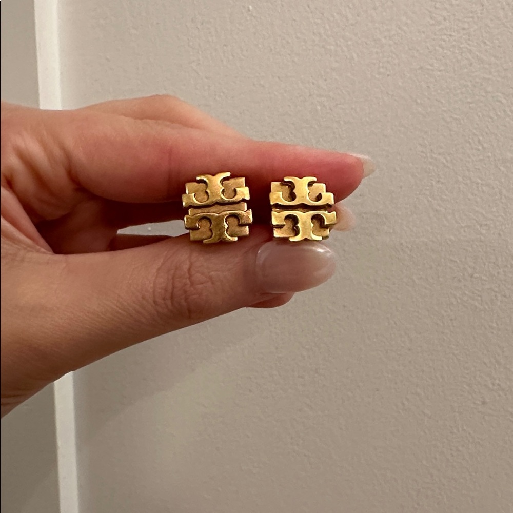 Tory Burch Small T Logo Stud Earrings (Gold)